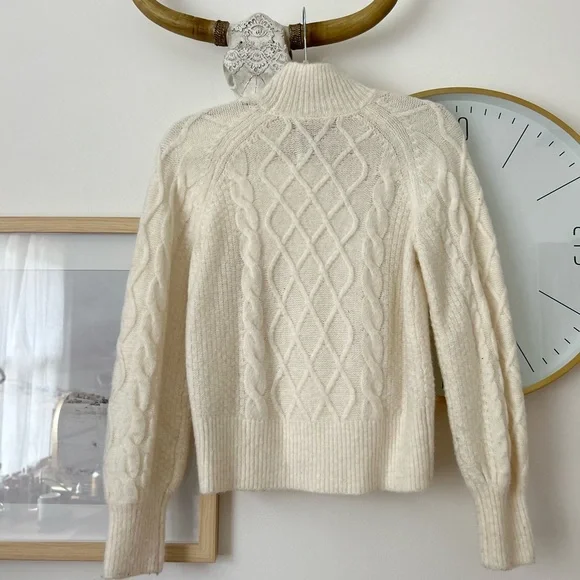 A&F Cozy Cable Knit Sweater - Cream XS - Picture 4 of 5